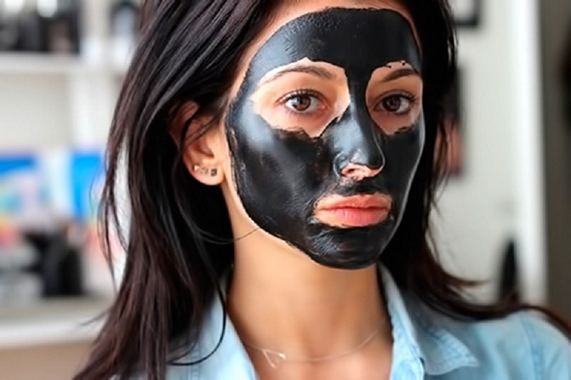maska ​​s aktívnym uhlím