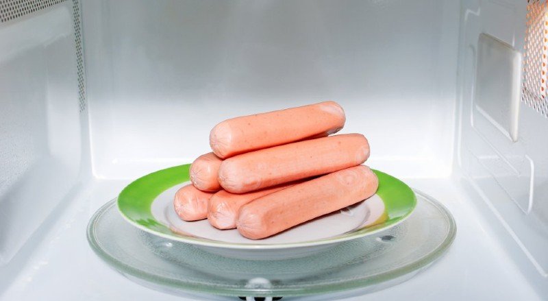 как микроволновка нагревает еду