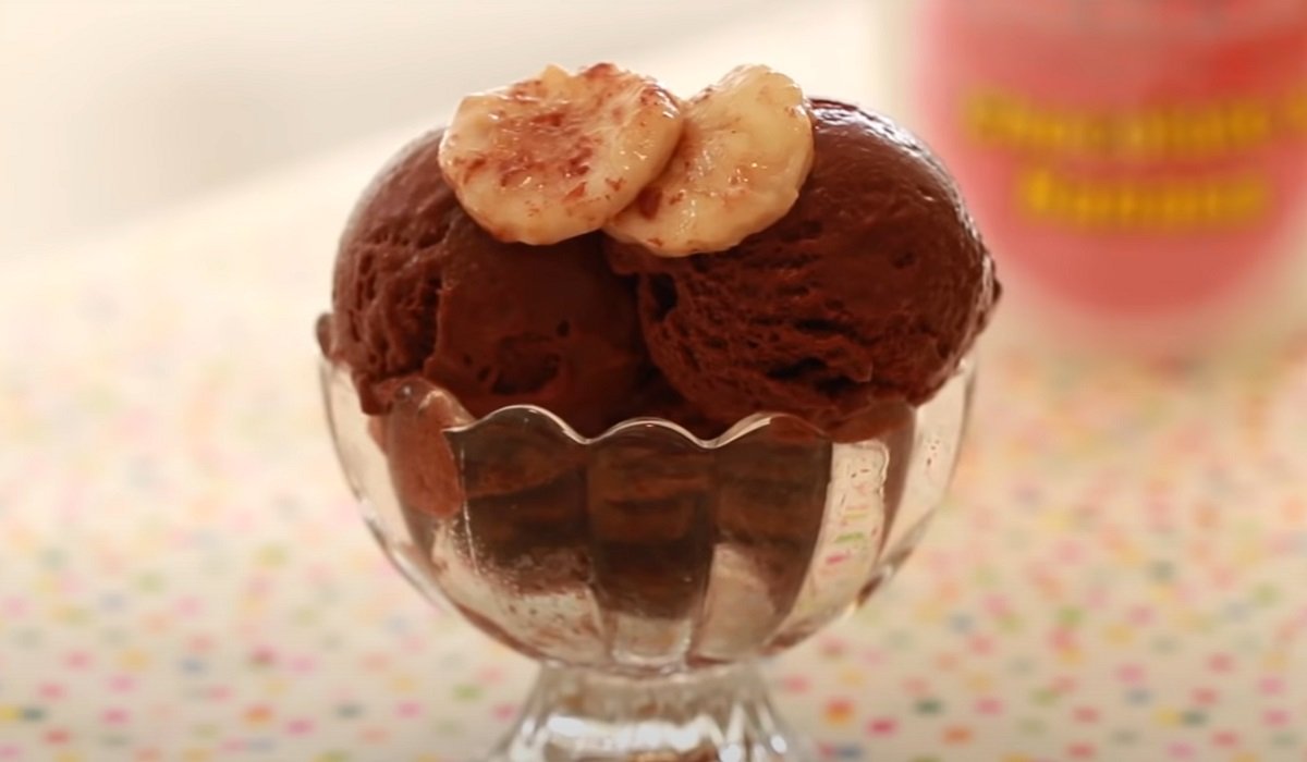 мороженое из йогурта с шоколадом