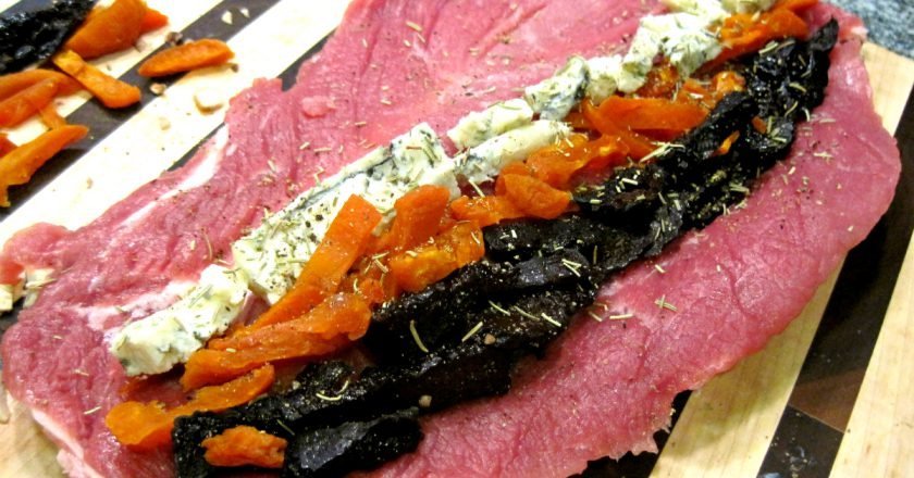 праздничные рулеты