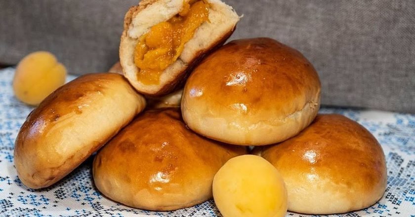 пирожки с абрикосами