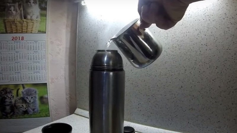 заливание шиповника горячей водой