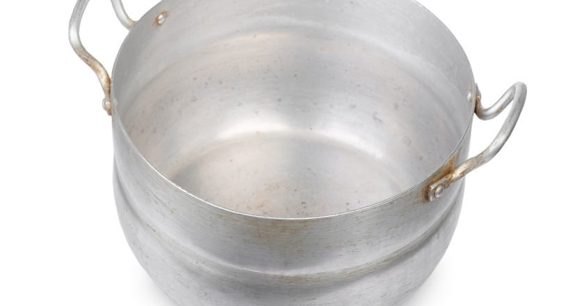 алюминиевая кастрюля