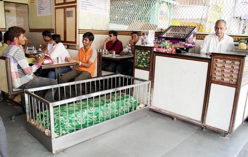 кафе на кладбище