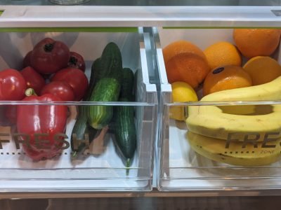 Нижняя полка холодильника и продукты, которые там должны быть