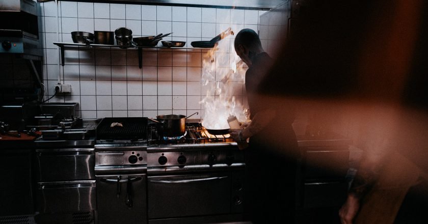 перчатки в ресторане