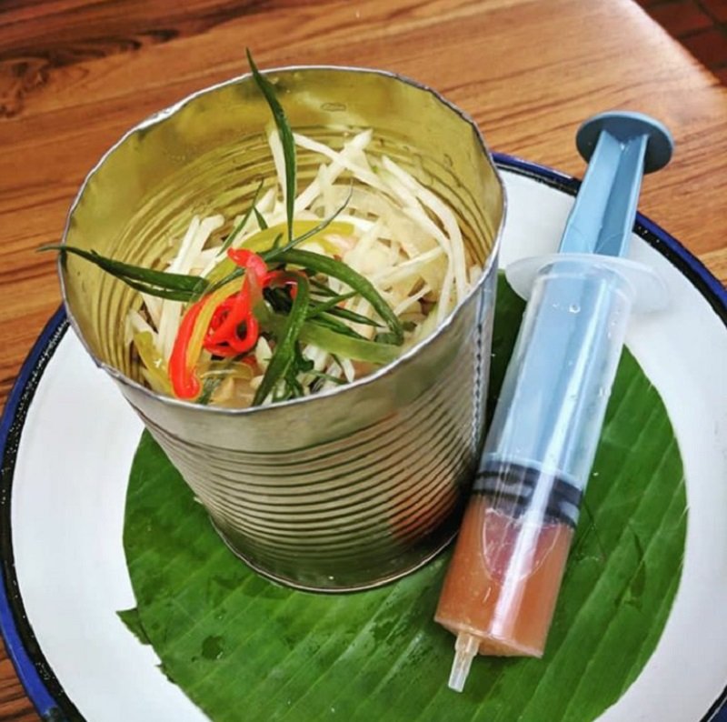 подача блюд в ресторане