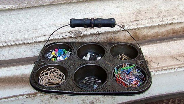 место для хранения мелочей из формочек для кексов