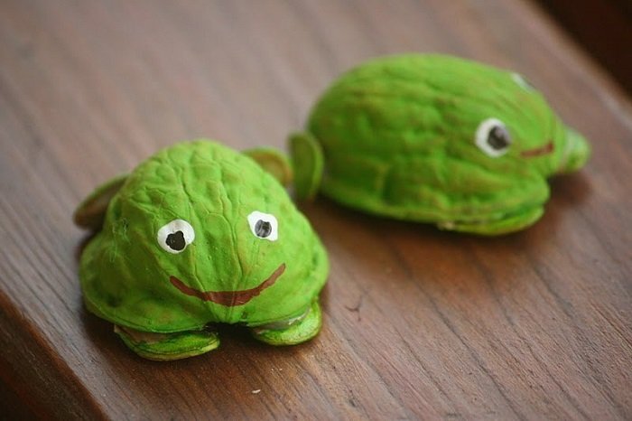 Поделки из ореховой скорлупы