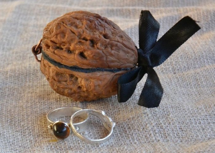 Поделки из ореховой скорлупы