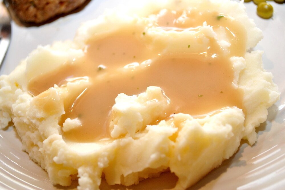 Подлива к пюре. Mashed Potatoes with Gravy. Жареное сливочное масло.