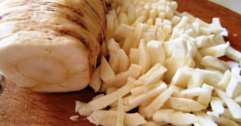 польза корня петрушки