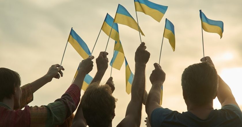 украинские флаги