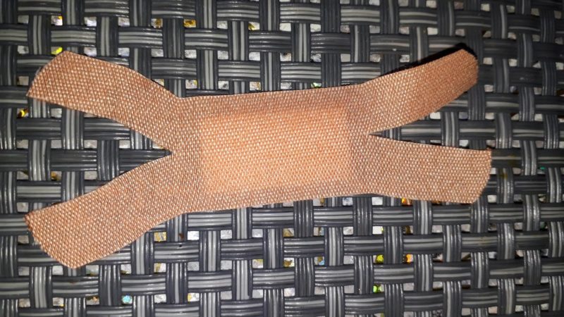 пластырь с надрезами