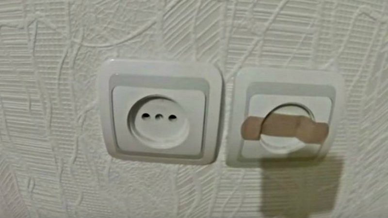 пластырь на розетке