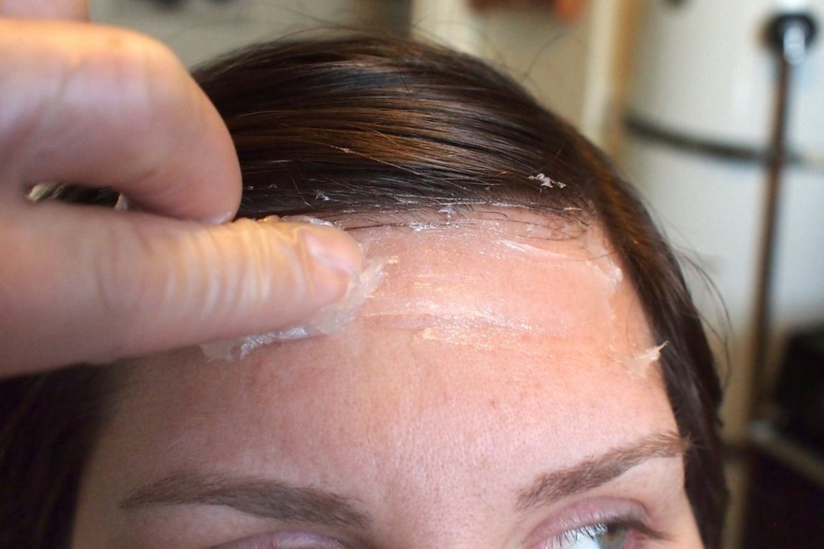 Крем для окрашивания волос на лице