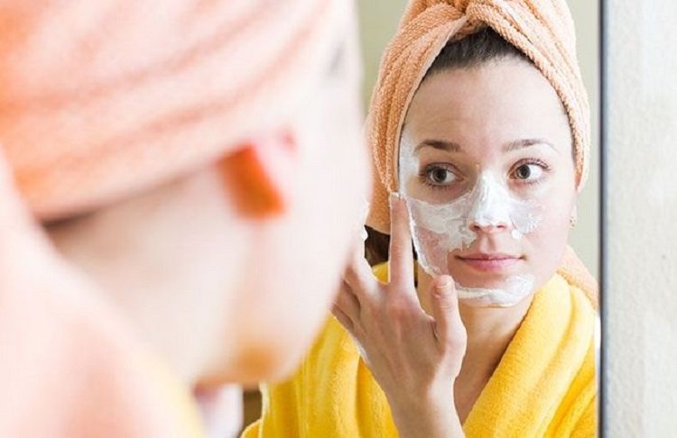 Применение йогурта в быту