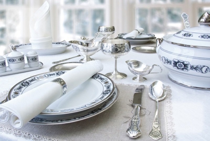 мел чистит приборы