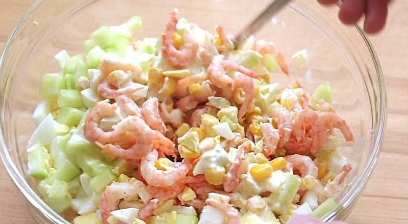салат с креветками