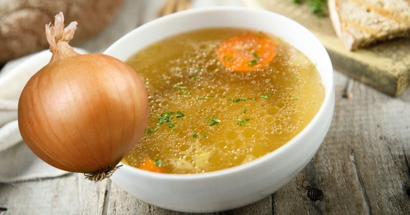 прозрачный куриный бульон