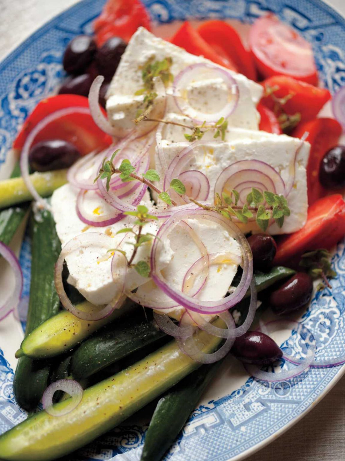 Песто по-гречески, с фетой и грецкими орехами