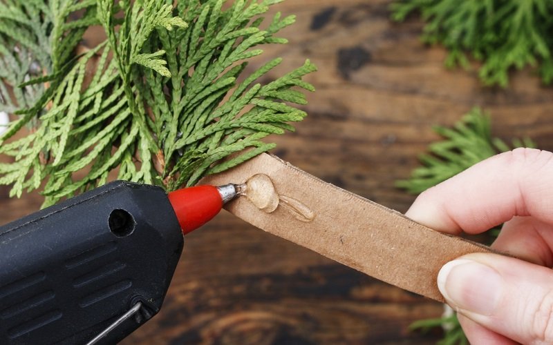 клеевой пистолет