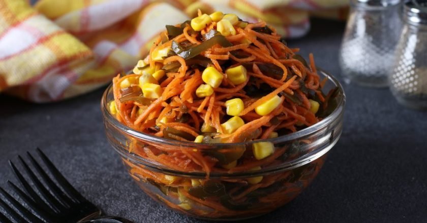 салат из морской капусты и моркови