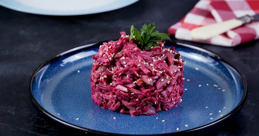 салат из свеклы с кунжутом