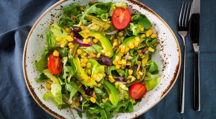 Легкие салаты от Юлии Высоцкой, салат с кукурузой и авокадо