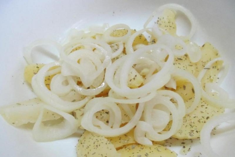 як приготувати салат з картоплею