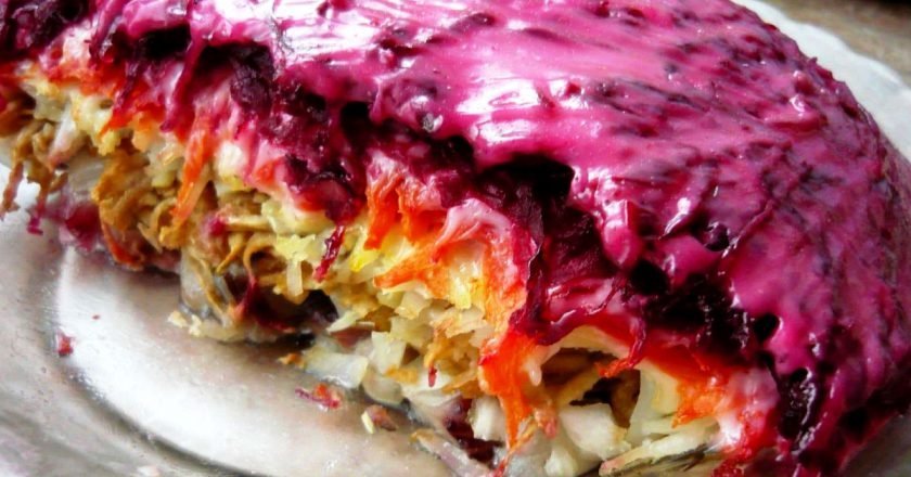 Диетическая селедка под шубой с яблоком