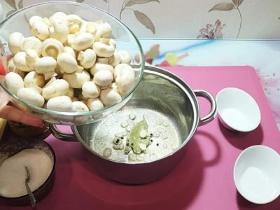 Как приготовить шампиньоны целиком