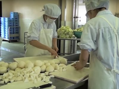 Школьный обед в Японии