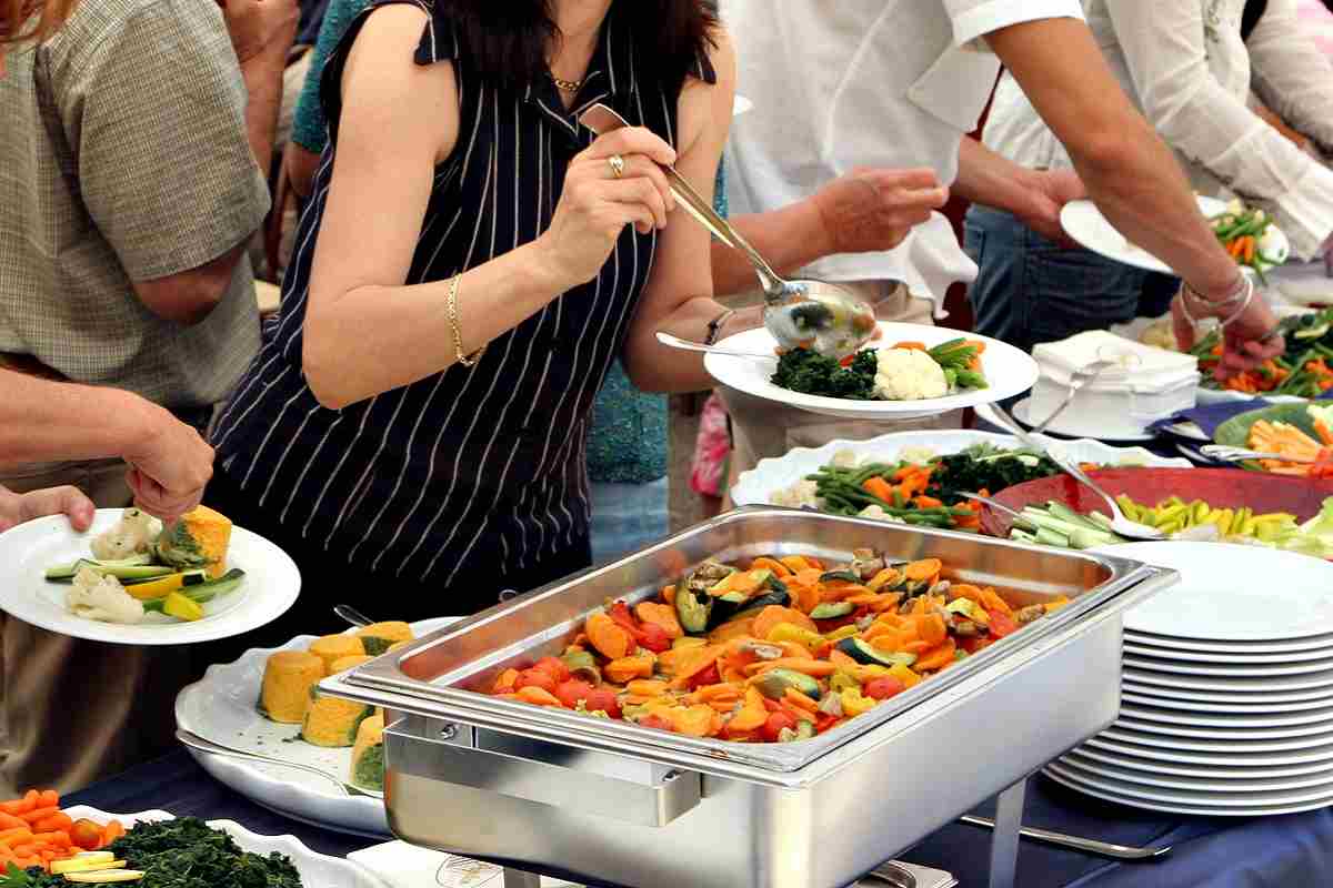 Почему шведский стол так называется - Со Вкусом