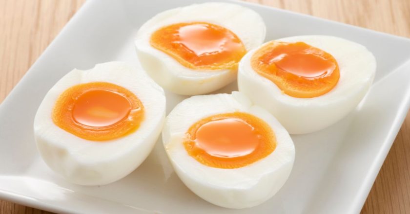 Сколько варятся яйца всмятку - Со Вкусом