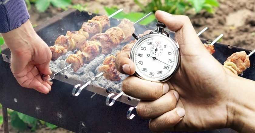 Cколько жарить шашлык, чтобы мясо получилось сочным