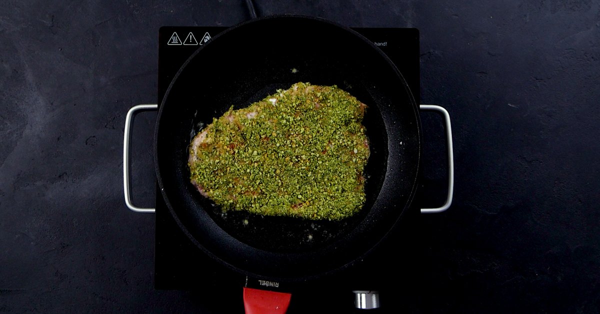 мясо в зеленой панировке