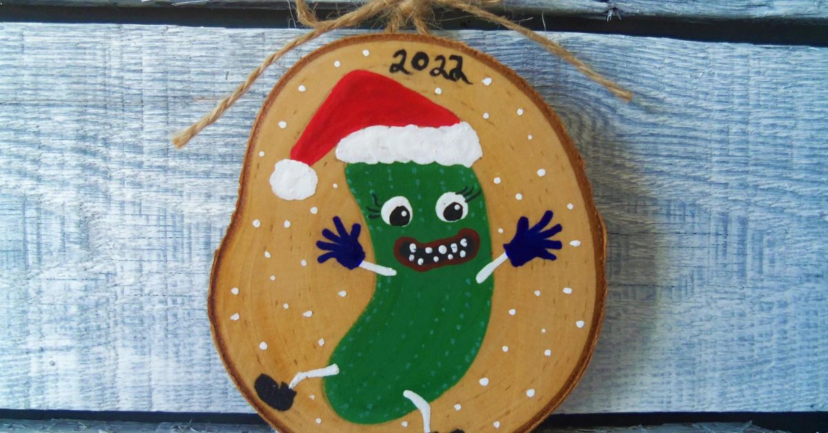 игрушка в виде огурца