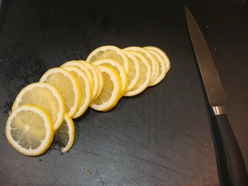 дольки лимона