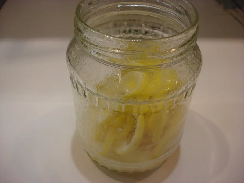 лимон в банке