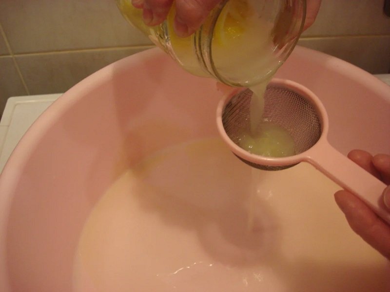 процеженный сок лимона