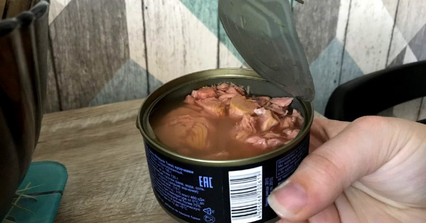 блюда с соком тунца