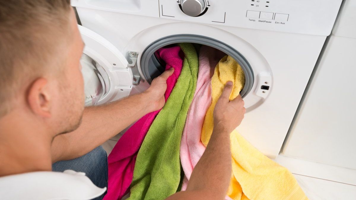 Стоит ли добавлять уксус при стирке: преимущества и недостатки