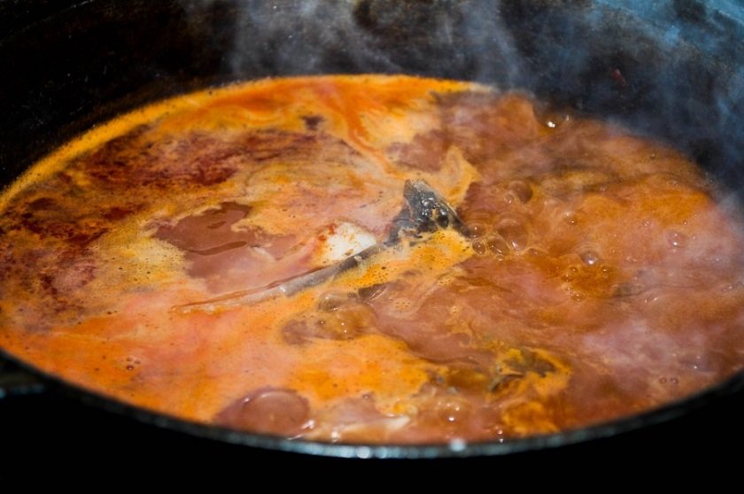 бульон с паприкой