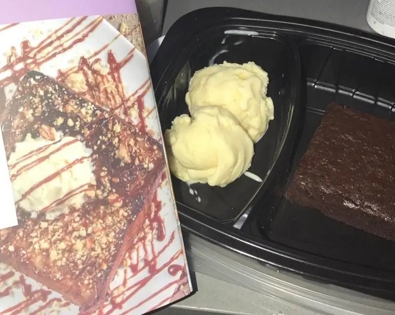 шоколадное пирожное