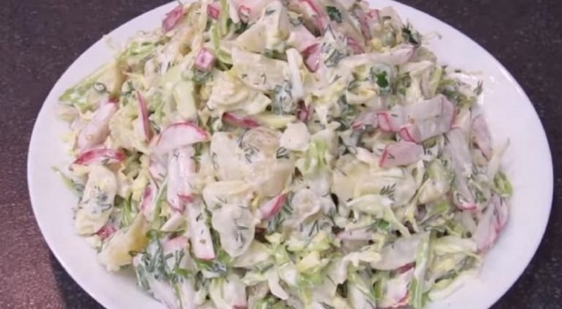 салат с редиской, картофелем и капустой