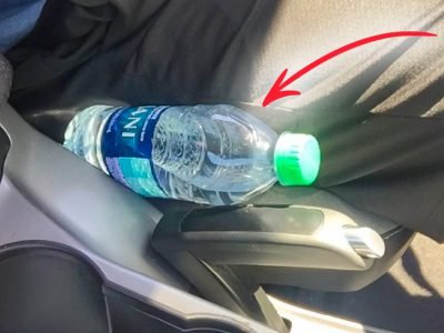 Вода в пластиковой бутылке