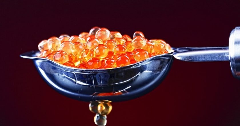 ложка красной икры