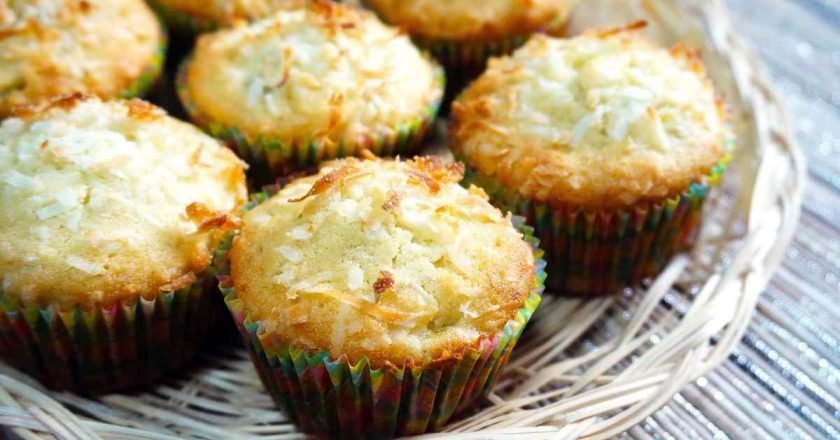 кексы с яблоками и кокосовой стружкой