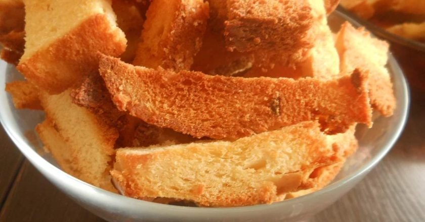 сухари из кулича